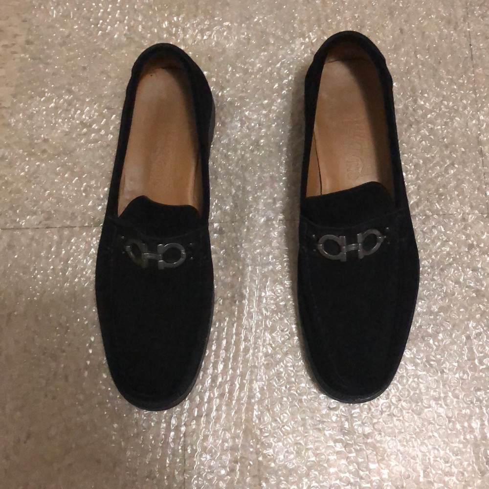 Black horseshoe suede size 14